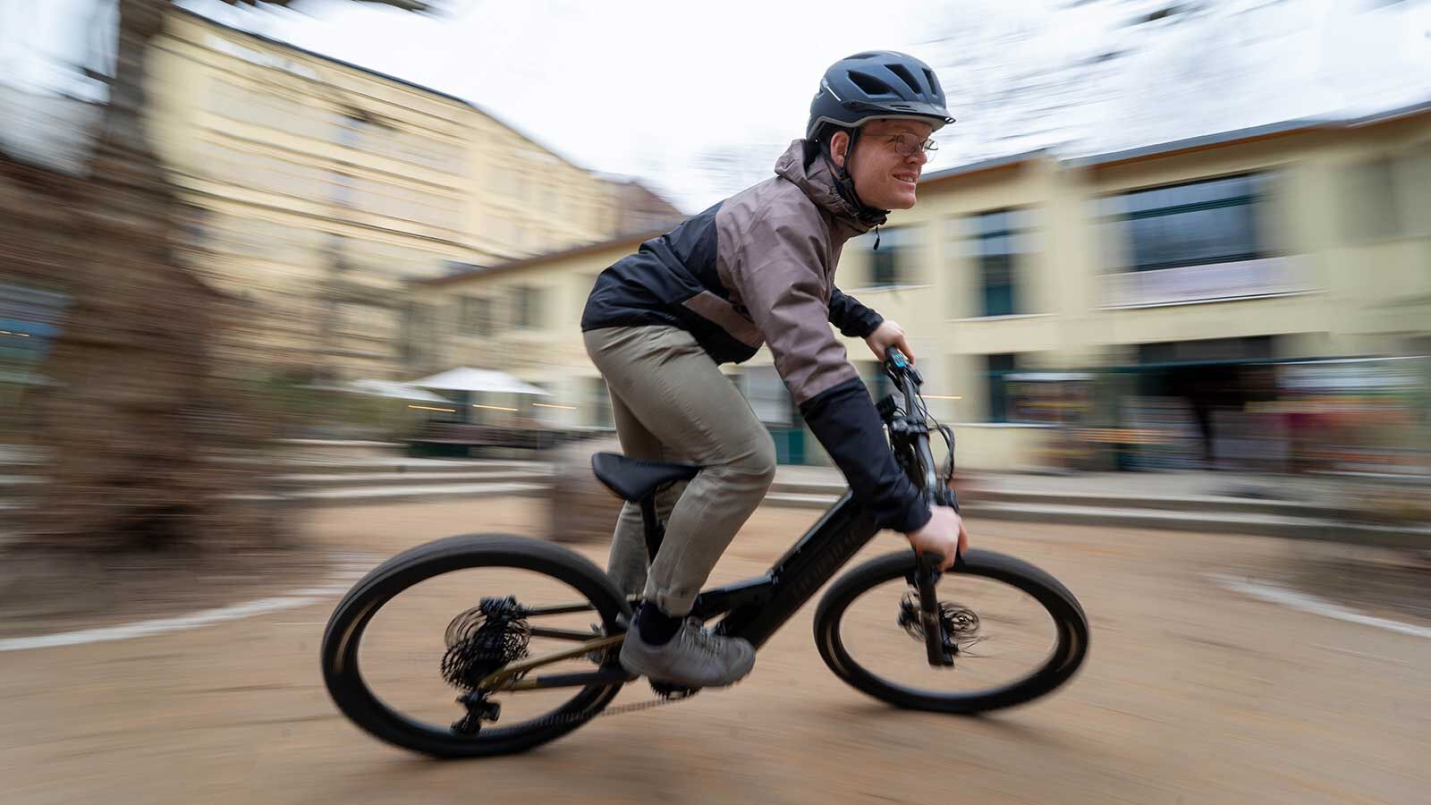 Für dynamischen Fahrspass ist die richtige Sattelhöhe ein entscheidender Faktor. Foto: www.pd-f.de | Florian Schuh