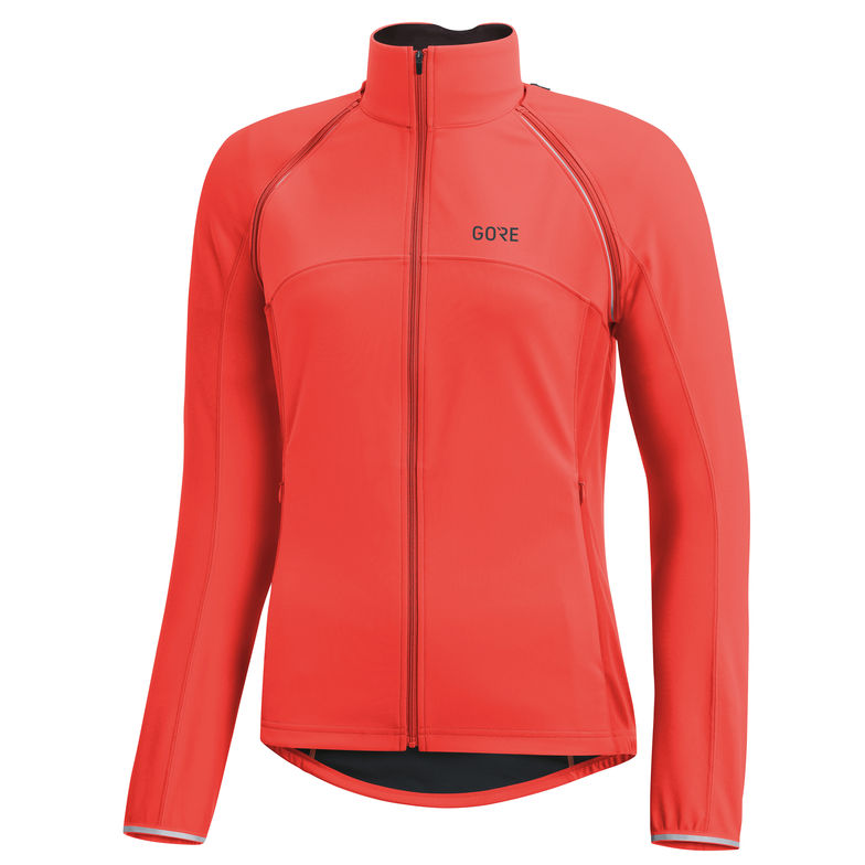 FÜR ALLES GEWAPPNET So wenig wie möglich auf die E-Bike-Tour mitnehmen, ist selbstverständlich. Doch wenn die Wetterprognosen zweideutig sind, wird das schwierig. Mit der «Gore Windstopper Phantom»-Bikejacke kann eigentlich nichts schief gehen. Denn das winddichte und atmungsaktive Modell verfügt über abzippbare Raglan-Ärmel. Ausserdem besitzt die in Passform geschnittene Zip-Off-Jacke eine Fronttasche mit Kabelausgang und dreiteilige Rückentaschen. Erhältlich ist sie in mehreren Farben. Ab CHF 220.– gorewear.com in Sportfachgeschäften