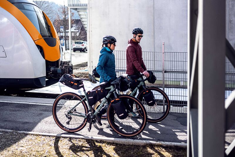 Veloreisende haben viele Möglichkeiten, ihr Gepäck zu verstauen. Foto: pressedienst-fahrrad / Ortlieb